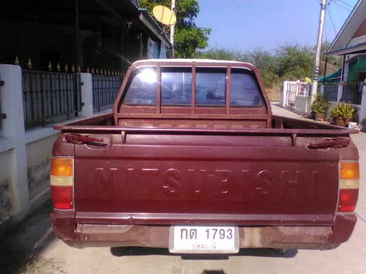 ลดได้อีกครับ ภายในสิ้นเดือนนี้ ขายรถกระบะตราโล้ปลดราชการแล้ว 4 ประตู เบนซิน