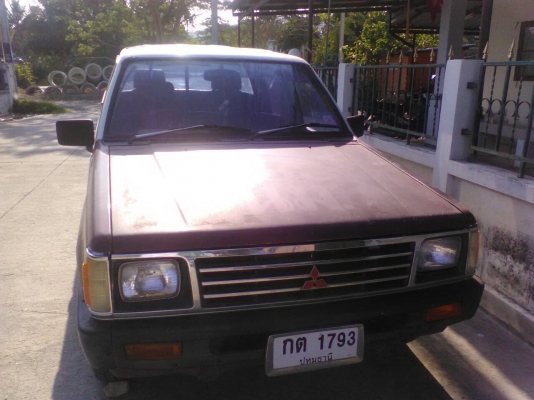 ลดได้อีกครับ ภายในสิ้นเดือนนี้ ขายรถกระบะตราโล้ปลดราชการแล้ว 4 ประตู เบนซิน