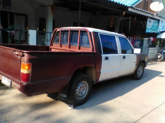 ลดได้อีกครับ ภายในสิ้นเดือนนี้ ขายรถกระบะตราโล้ปลดราชการแล้ว 4 ประตู เบนซิน