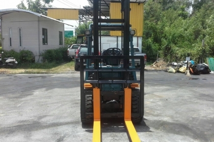 TOYOTA 7FD30 ขนาด3ตัน เสาสูง4เมตร เกียร์ออร์โต้ เครื่องยนต์ดีเซล2Z ยางตันใหม่4เส้น รับประกันเครื่องเกียร์3เดือน ราคาต่อรองได้0816161541