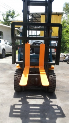 TOYOTA 7FD30 ขนาด3ตัน เสาสูง4เมตร เกียร์ออร์โต้ เครื่องยนต์ดีเซล2Z ยางตันใหม่4เส้น รับประกันเครื่องเกียร์3เดือน ราคาต่อรองได้0816161541