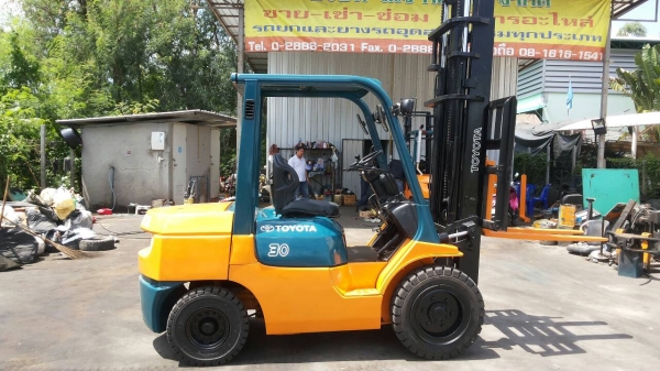 TOYOTA 7FD30 ขนาด3ตัน เสาสูง4เมตร เกียร์ออร์โต้ เครื่องยนต์ดีเซล2Z ยางตันใหม่4เส้น รับประกันเครื่องเกียร์3เดือน ราคาต่อรองได้0816161541