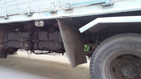 หกล้อ อีซูซุ FRR12 LC175 แรง ช่วงยาว 6.50ม สภาพพร้อมใช้งาน เล่มทะเบียน พร้อมโอน (ราคา 435,000บ) ราคาคุยกันได้ ครับ