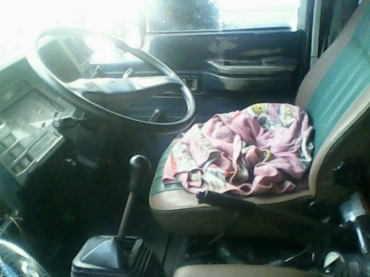 หกล้อ อีซูซุ FRR12 LC175 แรง ช่วงยาว 6.50ม สภาพพร้อมใช้งาน เล่มทะเบียน พร้อมโอน (ราคา 435,000บ) ราคาคุยกันได้ ครับ