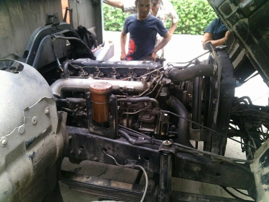 หกล้อ อีซูซุ FRR12 LC175 แรง ช่วงยาว 6.50ม สภาพพร้อมใช้งาน เล่มทะเบียน พร้อมโอน (ราคา 435,000บ) ราคาคุยกันได้ ครับ