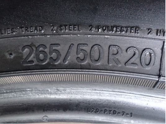ยาง Toyo type 265 50 20 ปลายปี10 จำนวน 2เส้น สภาพดี