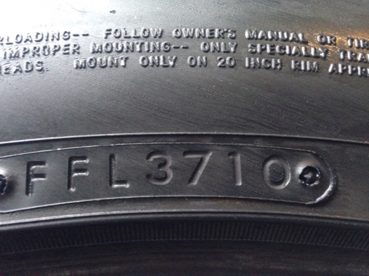 ยาง Toyo type 265 50 20 ปลายปี10 จำนวน 2เส้น สภาพดี