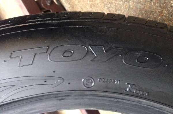 ยาง Toyo type 265 50 20 ปลายปี10 จำนวน 2เส้น สภาพดี