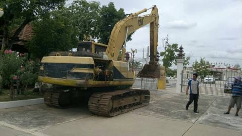 ขายรถแบคโฮ CAT 320 v 1เอกสารเล่มทะเบียนราคา 550,000 090-772-3710 098-539-6074