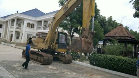 ขายรถแบคโฮ CAT 320 v 1เอกสารเล่มทะเบียนราคา 550,000 090-772-3710 098-539-6074