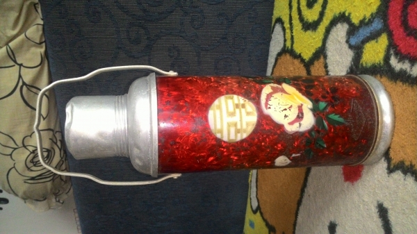 ขายกระติกเก็บน้ำร้อนของเก่า CHING KIANG สกรีนลายดอกไม้