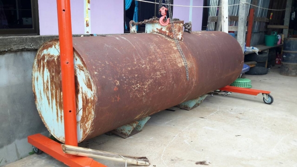 ขายถังน้ำ ความยาว3.10 ความสูง1เมตร ถังใช้งานได้ไม่ผุ