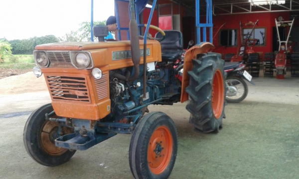 ขายรถไถคูโบต้า24แรงสวยๆพร้อมใช้เคยเป็รถกับมันในรานมันมาก่อนใช่งานไม่หนักครับ ราคา45000บาท  สนใจโทร0813655997อำพร พาเจริญ  รถอยู่ วังบัว อ คลองขลุง จ กำแพงเพชร