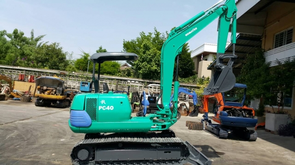 รถขุด KOMATSU รุ่น PC40-7- มือสองญี่ปุ่น มือถือ/LINE ID : 0818753444