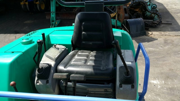 รถขุด KOMATSU รุ่น PC40-7- มือสองญี่ปุ่น มือถือ/LINE ID : 0818753444 รถขุด KOMATSU รุ่น PC40-7- มือสองญี่ปุ่น มือถือ/LINE ID : 0818753444