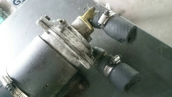 ปั๊มน้ำรถโม่ปูน DC 24 Volt ญีปุ่น สภาพสวย ๆ ครับ