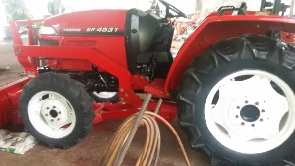 ขายรถไถยันม้า45แรงสวยๆมีไบมีดหน้ว ผาน6 ทะเบียนพร้อม ราคา285000บาท ไม1515ช.ม. สนใจโทร0813655997อำพร พาเจริญรถอยู่ วังบัว อ คลองขลุง จ กำแพงเพชร