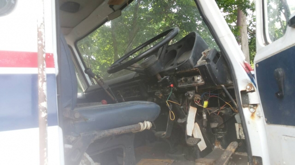 ขายด่วนครับ หัวลาก NISSAN UD 265 TER BO ลูก 2 คาน ยางเต็ม ขายแบบถูกๆครับ