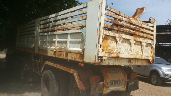 ขายด่วนครับ หัวลาก NISSAN UD 265 TER BO ลูก 2 คาน ยางเต็ม ขายแบบถูกๆครับ