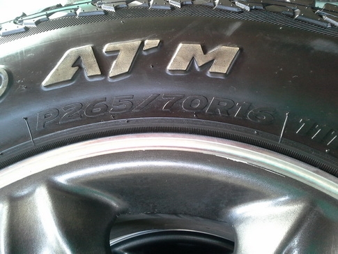 เล็บเหยี่ยว อีซูสุแท้ + ยาง AT 265/70/16 ปี13 สวยๆ 1ชุด