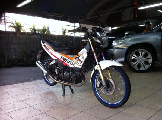 ขออนุญาติขาย Honda Sonic New 125 ปี51 สีขาวมุก โช๊คหน้าแกนรุ้ง ฟรีค่าโอน