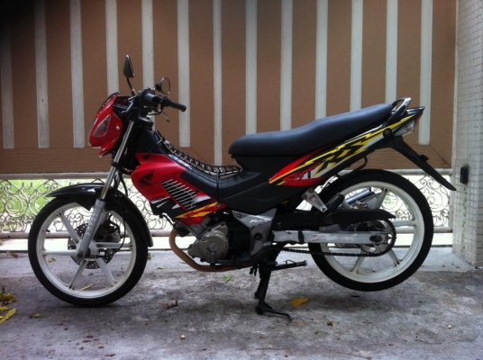 ขออนุญาติขาย Honda Sonic 125cc. รุ่นไมล์ขาว ตัว Top ล้อแม็ก ฟรีค่าโอน