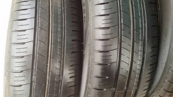 ขายยางป้ายแดง dunlop enasave ec300+ 185/65r15 ผลิตสัปดาห์ที่ 14 ปี15 สนใจติดต่อเล็กคลองสามครับ 081-3747940 ขายยางป้ายแดง dunlop enasave ec300+ 185/65r15 ผลิตสัปดาห์ที่ 14 ปี15 สนใจติดต่อเล็กคลองสามครับ 081-3747940
