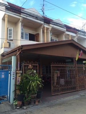 ขายทาวน์เฮ้าส์แฝด 2 ชั้น ด่วนๆ  เนื้อที่ 33 ตรว.2.5 ลบ.