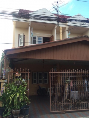 ขายทาวน์เฮ้าส์แฝด 2 ชั้น ด่วนๆ  เนื้อที่ 33 ตรว.2.5 ลบ.