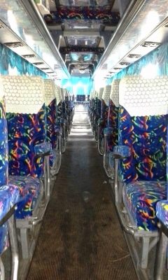 ขายด่วน รถบัสปรับอากาศ 42 ที่นั่ง 6 ล้อ เครื่องยนต์ MITSUBISHI 6M70 - 380 HP วางหลัง ภายในตกแต่งสวยหรู เครื่องเสียงคาราโอเกะครบครัน ช่วงล่างนิ่มนวลนั่งสบาย ยางสภาพดี 70\% พร้อมใช้งาน เอกสารทะเบียนครบพร้อม ราคาต่อรองได้ครับ