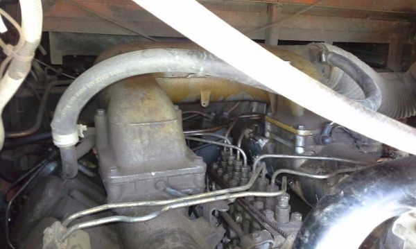 ขายด่วน รถบัสปรับอากาศ 42 ที่นั่ง 6 ล้อ เครื่องยนต์ MITSUBISHI 6M70 - 380 HP วางหลัง ภายในตกแต่งสวยหรู เครื่องเสียงคาราโอเกะครบครัน ช่วงล่างนิ่มนวลนั่งสบาย ยางสภาพดี 70\% พร้อมใช้งาน เอกสารทะเบียนครบพร้อม ราคาต่อรองได้ครับ