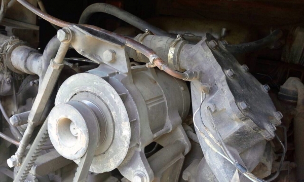 ขายด่วน รถบัสปรับอากาศ 42 ที่นั่ง 6 ล้อ เครื่องยนต์ MITSUBISHI 6M70 - 380 HP วางหลัง ภายในตกแต่งสวยหรู เครื่องเสียงคาราโอเกะครบครัน ช่วงล่างนิ่มนวลนั่งสบาย ยางสภาพดี 70\% พร้อมใช้งาน เอกสารทะเบียนครบพร้อม ราคาต่อรองได้ครับ