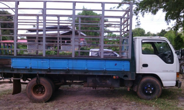 ขาย รถบรรทุก 6 ล้อ ISUZU 120 แรง พร้อมใช้งาน