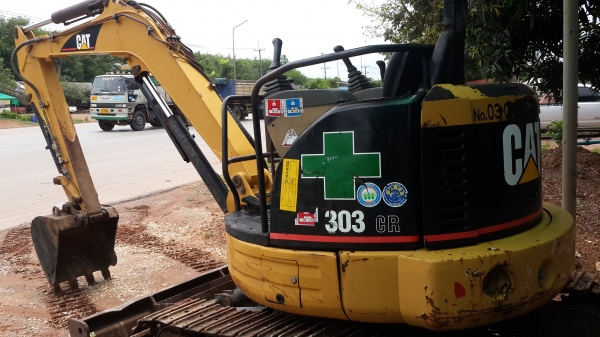 ขายด่วนรถแม็คโครเล็ก CAT 303 CR สภาพสวยมาก