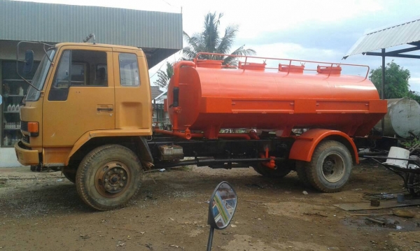 ถังน้ำ ใส่รถบรรทุกในงานทำถนน บรรจุ 6000 ลิตร