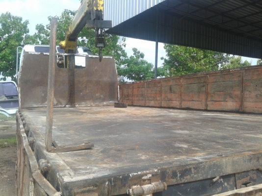 ขายรถ6 ล้อ ติดเครน3ตัน FF3D 195แรง  คัสชีส์ดี เครื่องดี กระบะยาว5.50เมตรครับ