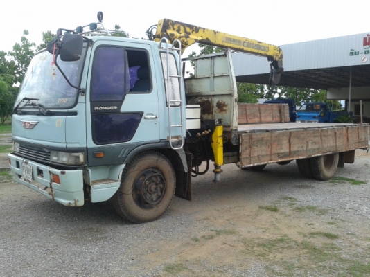 ขายรถ6 ล้อ ติดเครน3ตัน FF3D 195แรง  คัสชีส์ดี เครื่องดี กระบะยาว5.50เมตรครับ