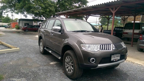 ปาเจโร่ ปี 2012 ตัวท๊อปสุด เดิมสนิทไม่เคยเครมสี วิ่ง 40,000 โล รถใช้เองครับ ปาเจโร่ ปี 2012 ตัวท๊อปสุด เดิมสนิทไม่เคยเครมสี วิ่ง 40,000 โล รถใช้เองครับ