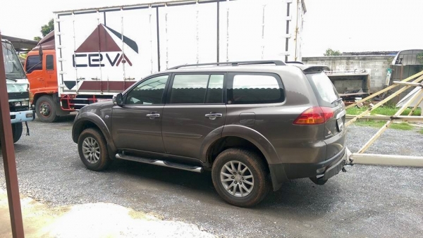 ปาเจโร่ ปี 2012 ตัวท๊อปสุด เดิมสนิทไม่เคยเครมสี วิ่ง 40,000 โล รถใช้เองครับ ปาเจโร่ ปี 2012 ตัวท๊อปสุด เดิมสนิทไม่เคยเครมสี วิ่ง 40,000 โล รถใช้เองครับ