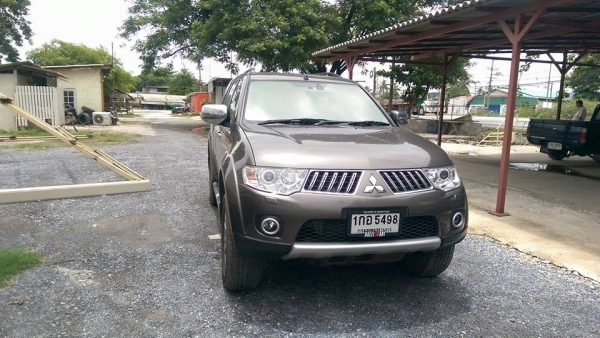 ปาเจโร่ ปี 2012 ตัวท๊อปสุด เดิมสนิทไม่เคยเครมสี วิ่ง 40,000 โล รถใช้เองครับ