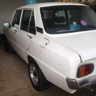 Mazdaเก๋งfamilia1300 4ประตู