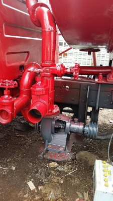 รถสิบล้อ อิซูสุ 1 เพลา เครื่อง 165 แรง ทำสีใหม่ พร้อมติดถัง 12000 ลิตร มีเล่มทะเบียน พร้อมใช้งาน