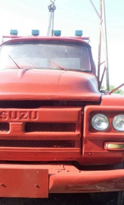 รถสิบล้อ อิซูสุ 1 เพลา เครื่อง 165 แรง ทำสีใหม่ พร้อมติดถัง 12000 ลิตร มีเล่มทะเบียน พร้อมใช้งาน