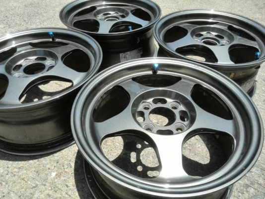 ล้อมือสอง Spoon (ROTA) ขอบ15 กว้าง6.5 ไม่มีซ่อม ไม่มีเบียด มีรอยตามการใช้งานนิดหน่อย ชุดละ 7,200 บาท