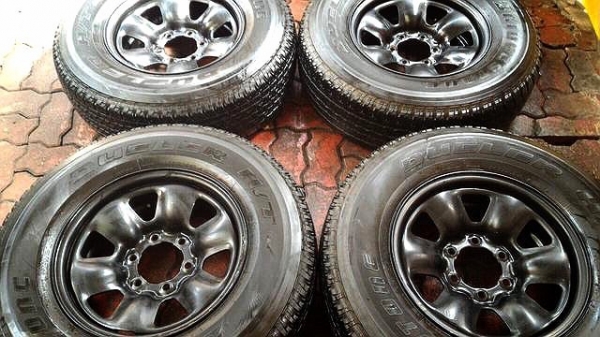 ขายล้อเหล็ก วีโก้  พร้อมยาง  BS