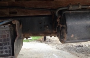 ISUZU NPR 115 HP 4BD1 ปี 35 รถบรรทุกหกล้อ กระบะคอกเหล็กความยาว 4.30 เมตรสภาพดีพร้อมบรรทุกพร้อมใช้งานได้เลย เครื่องยนต์แรงดีแห้งดีเดิมๆไม่มีเยิ้ม ภายในเก๋งคอนโซลสวยครบ พวงมาลัยธรรมดา ช่วงล่างแน่นดีคัชซีสวยตลอดเส้นไม่มีแตกบวม ยาง 7.50 ขอบ 16 สภาพดีประมาณ 60