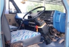 ISUZU NPR 115 HP 4BD1 ปี 35 รถบรรทุกหกล้อ กระบะคอกเหล็กความยาว 4.30 เมตรสภาพดีพร้อมบรรทุกพร้อมใช้งานได้เลย เครื่องยนต์แรงดีแห้งดีเดิมๆไม่มีเยิ้ม ภายในเก๋งคอนโซลสวยครบ พวงมาลัยธรรมดา ช่วงล่างแน่นดีคัชซีสวยตลอดเส้นไม่มีแตกบวม ยาง 7.50 ขอบ 16 สภาพดีประมาณ 60