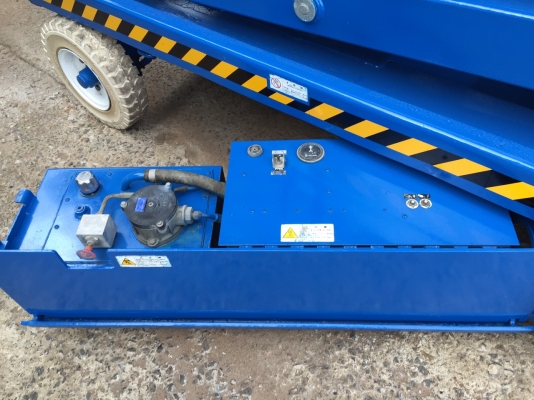 ขายด่วนรถกระเช้า ( X-LIFT ) ยี่ห้อ SKY JACK ของประเทศแคนดา ยกสูง 8 เมตร