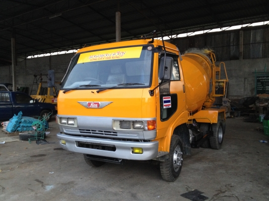 ขายด่วนรถโม่ปูนเก่าญี่ปุ่น ทำสีให้ใหม่ทั้งคัน ของเหลวเปลี่ยนใหม่หมดยังไม่เคยใช้งานในไทย