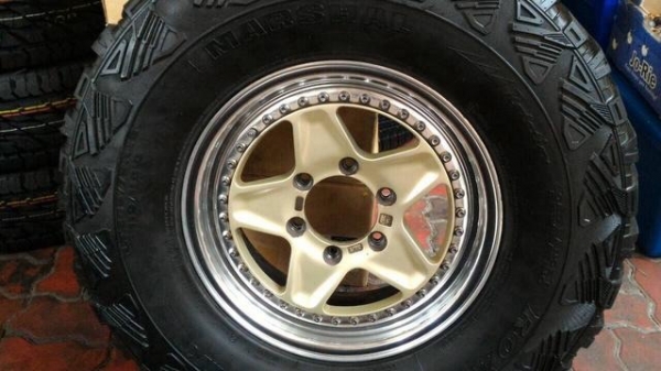 ขายล้อแท้ 2 ชิ้น แนวครอสคันทรี่ พร้อมยาง MUD ขายล้อแท้ 2 ชิ้น แนวครอสคันทรี่ พร้อมยาง MUD